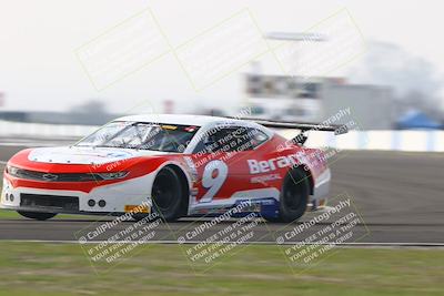 media/Jan-18-2026-CalClub SCCA (Sun) [[8bc6468723]]/Group 5 Race/Turn 1/